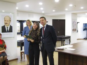 Уручэнне дыпломаў выпускнікам акадэміі